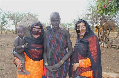 First Two UAE Girls To Live With Mursi Tribe | Videsta.com