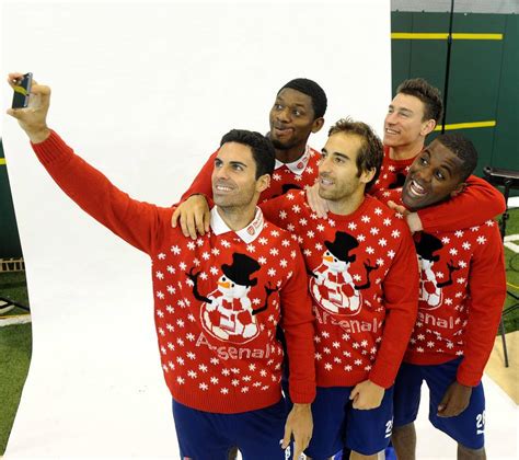 Take a Christmas jumper selfie | News | Junior Gunners | Arsenal.com