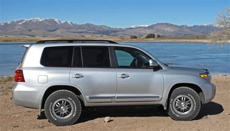 Image result for 200 land cruiser off road | Land cruiser, Toyota lc, Toyota land cruiser