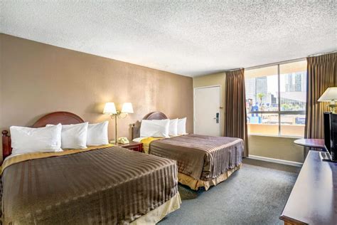 Travelodge by Wyndham Las Vegas Center Strip - Rooms Booking & Pool