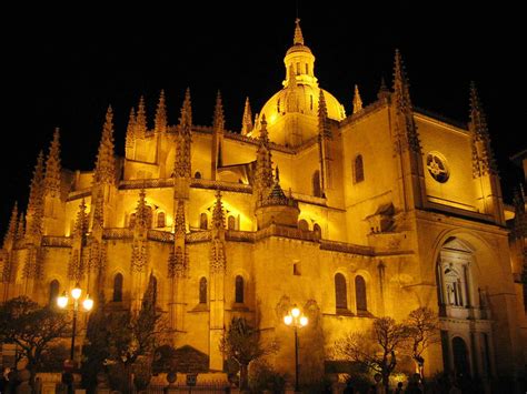 Segovia Cathedral - The Complete Guide [+best viewpoints]