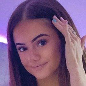 Ellie Louise - Age, Family, Bio | Famous Birthdays