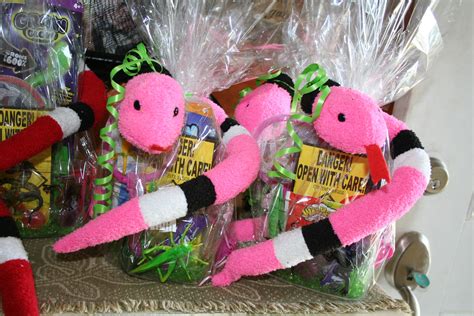 Up close picture of the party favors for the Reptile party. These are ...