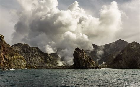 Hiking Across An Active Volcano - Wanderlusters