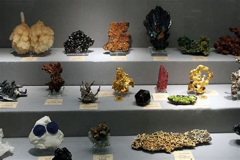 Tips for displaying your gem and mineral collection. | Mineral ...