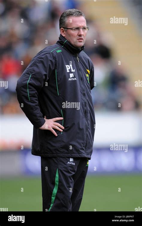 PAUL LAMBERT NORWICH CITY MANAGER NORWICH CITY MANAGER KC STADIUM HULL ...