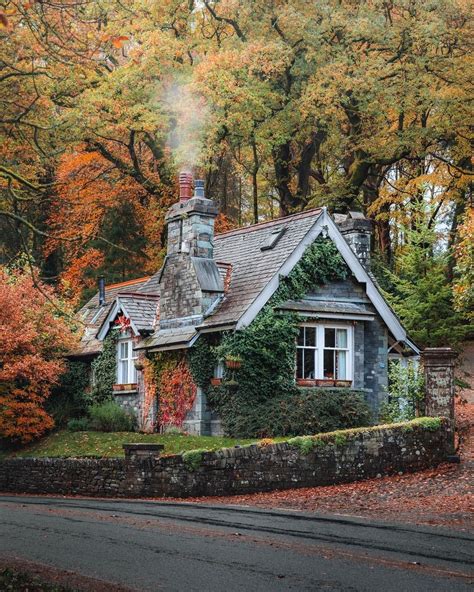 Stone cottage at Lake District, England. : CozyPlaces