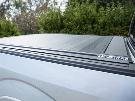 Best Retractable Tonneau Covers Reviews 2022 - Global Garage