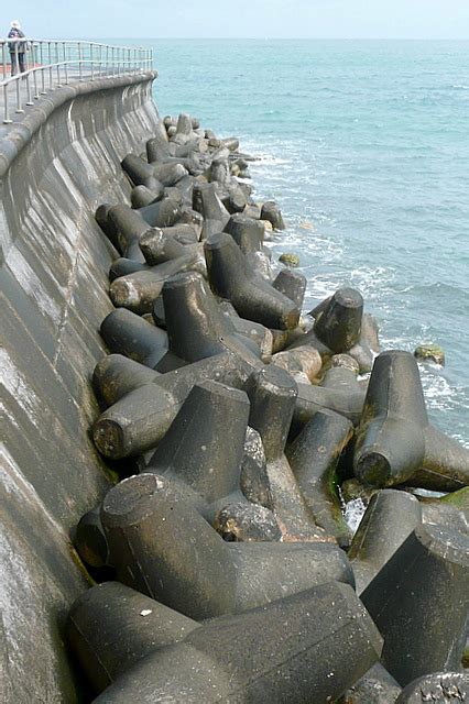 Coastal protection © Graham Horn cc-by-sa/2.0 :: Geograph Britain and ...