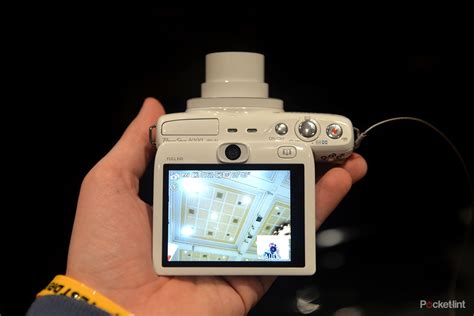 Hands-on: Canon PowerShot N100 goes whacky with front and rear cameras