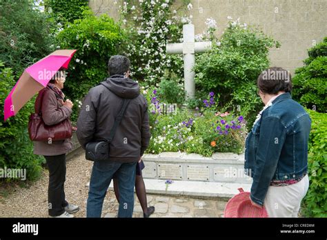 The grave of French painter Claude Monet at Giverny in France Stock Photo - Alamy