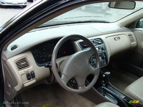 1999 Honda Accord EX V6 Sedan interior Photo #39377958 | GTCarLot.com