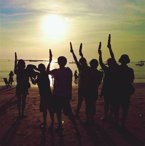 Premium Photo | Silhouette of people at sunset