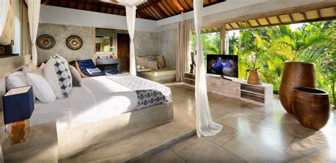 Gorgeous Tropical Villas In Bali | Tropical villa, Bali bedroom ideas, Balinese interior design