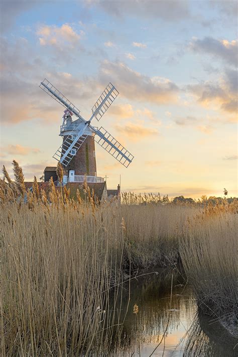 A geek and his camera: Cley Windmill