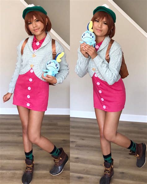 My Pokémon trainer Gloria cosplay! : r/PokemonSwordAndShield