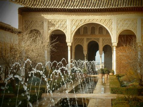 Algunas curiosidades sobre el Patio de la Acequia en la Alhambra de Granada - EL BLOG DE LA TABLA