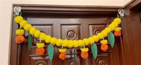 Artificial Flower Toran at Rs 100/piece | Flower Toran in New Delhi | ID: 2852303389512