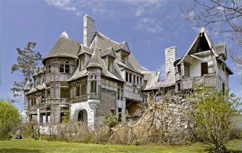 Carleton Island Villa - The Abandoned New York Island Mansion