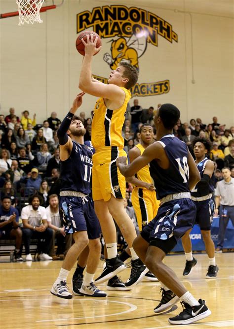 PHOTOS: Randolph-Macon defeats Wesley 81-69 in the first round of the NCAA Division III ...