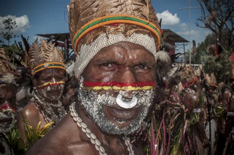 25 Stunning Images From The Annual Goroka Festival