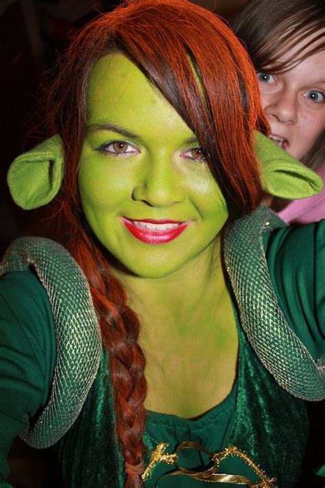 DIY Shrek Princess Fiona Costume | Princess fiona, Fiona costume, Shrek and fiona costume