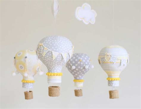 20+ Fantastic DIY Ways To Recycle Old Light Bulbs