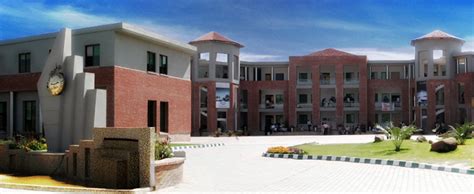 Superior College University, Lahore