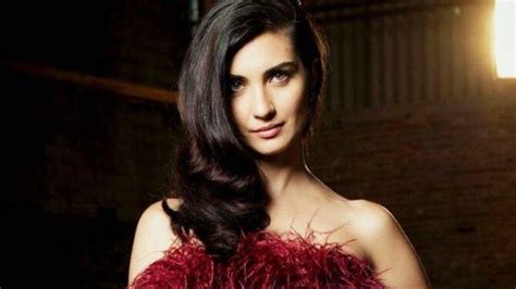 Why did Tuba Büyüküstün leave Turkey? Who is Tuba Büyüküstün, How old is she, Where is she from?