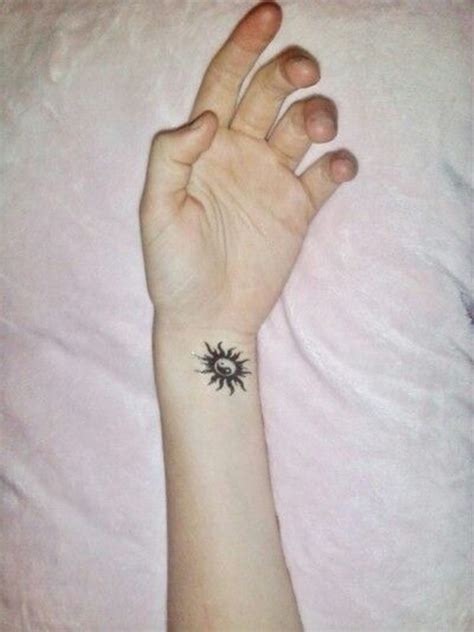 39 Dazzling Yin Yang Wrist Tattoos