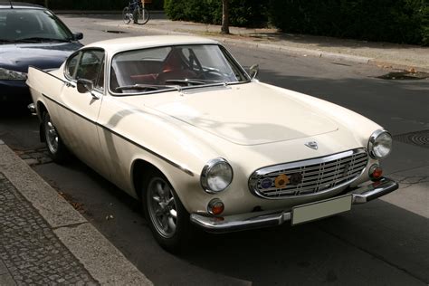 File:Volvo P1800 (1969, white) front right.jpg - Wikimedia Commons
