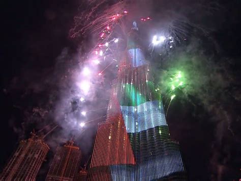 Video: Burj Khalifa fireworks spectacle welcomes 2020 with phenomenal ...