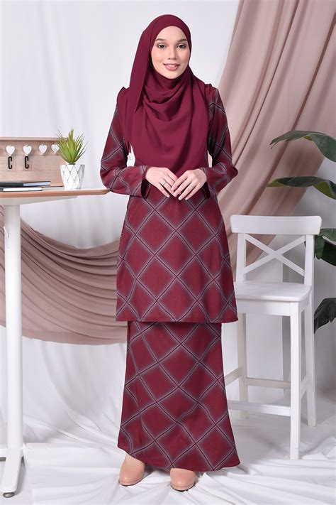 Baju Kurung Moden Trisha – Queen Maroon – MuslimahClothing.Com