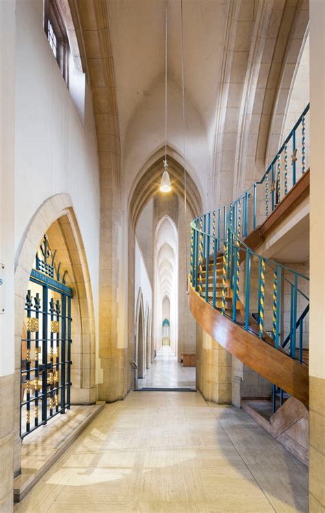 Architectural Photography by Richard Ellis ABIPP | Guildford Cathedral - some grand vistas