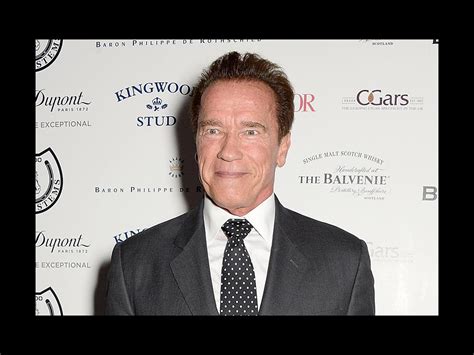 Arnold Schwarzenegger says he only uses Austrian accent because fans expect it! | Nova 969