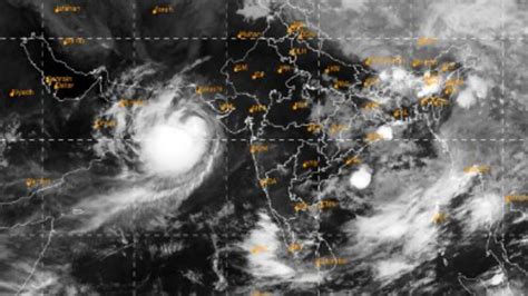 Cyclone Biparjoy: IMD issues red alert as major damage expected in ...