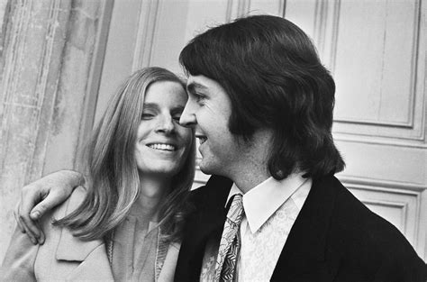 Paul McCartney Remembers Late First Wife Linda With Instagram Post: â€˜Beautiful Memoriesâ ...