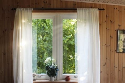 Signs of Window Wood Rot and How To Fix It