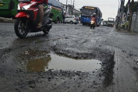 Jalanan Rusak Setelah Banjir, YLKI: Masyarakat Bisa Gugat Pemerintah ...