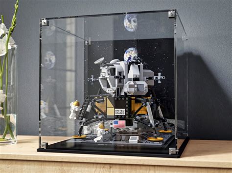 LEGO NASA Apollo 11 Lunar Lander Display Case (10266)