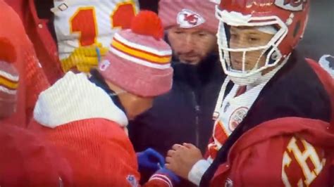 Patrick Mahomes injury update as Kansas City Chiefs QB is seen with ...