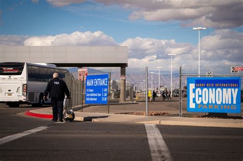 Airport employees alarmed by safety of parking at Harry Reid International - Las Vegas Sun News