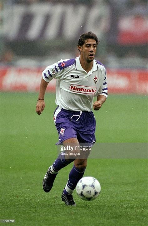 Rui Costa of Fiorentina in action during a match against AC Milan in ...