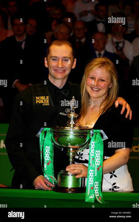 GRAEME DOTT & WIFE WORLD SNOOKER CHAMPION CRUCIBLE THEATRE SHEFFIELD ...