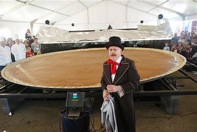 World's Largest Pumpkin Pie weighing in at 3,699 pounds | Large ...