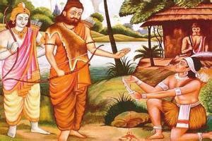 Ekalavya Paying Gurudakshina to Dhrona - HinduPad