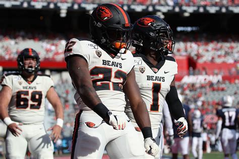 Oregon State football a surprise Pac-12 contender in 2020