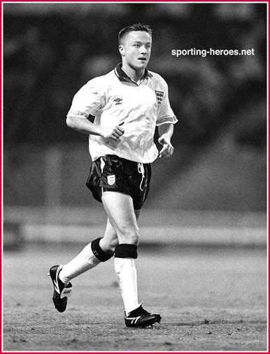 Dennis WISE - Biography of his England football career. - England