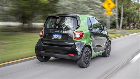 Smart Fortwo Electric Drive review: EV city car takes on Miami Reviews ...