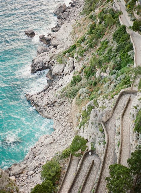 Walking Path Along the Cliffs of Capri - Entouriste